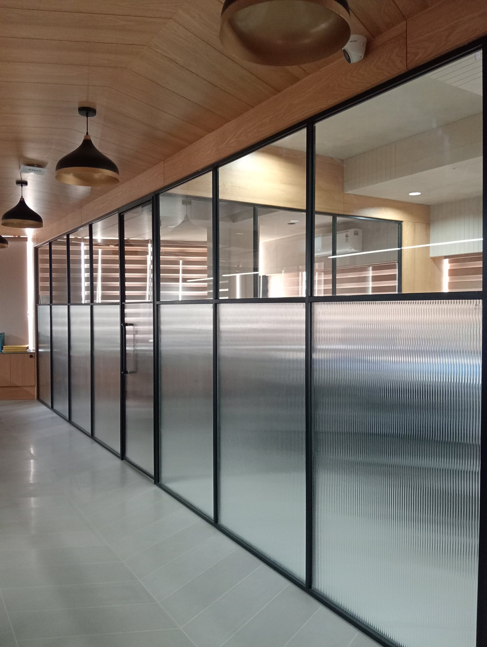 VP-45 Glass Partition